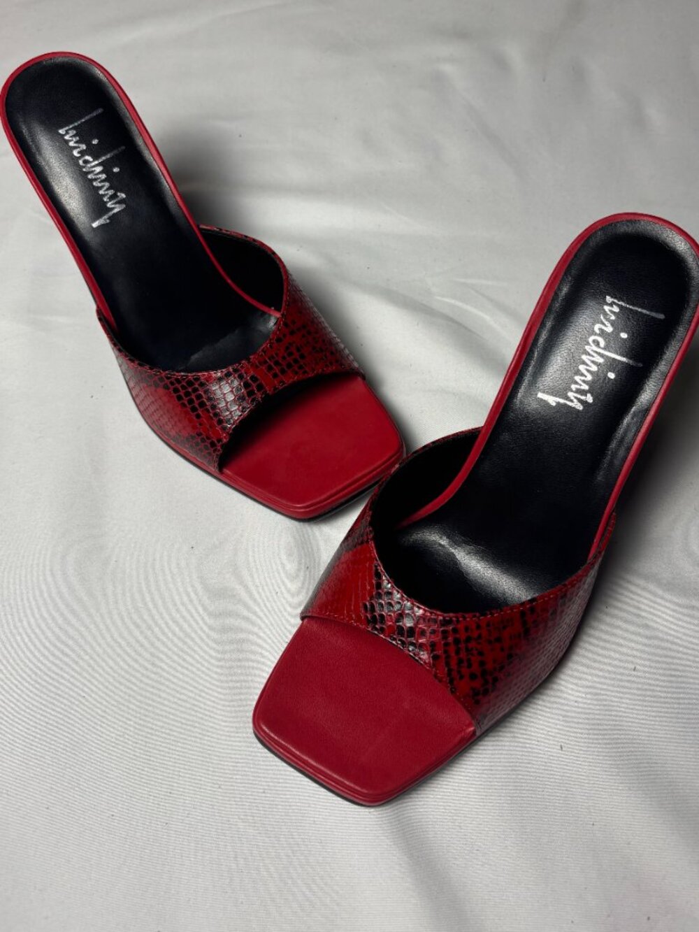 Luichiny Women’s Red Snakeskin Block Heel Slide Sandals Made in Brazil | Size 9